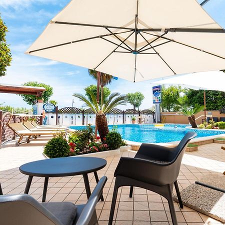 Hotel Baltic Alba Adriatica Esterno foto