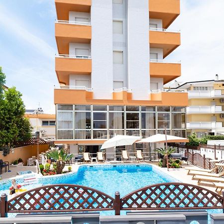 Hotel Baltic Alba Adriatica Esterno foto