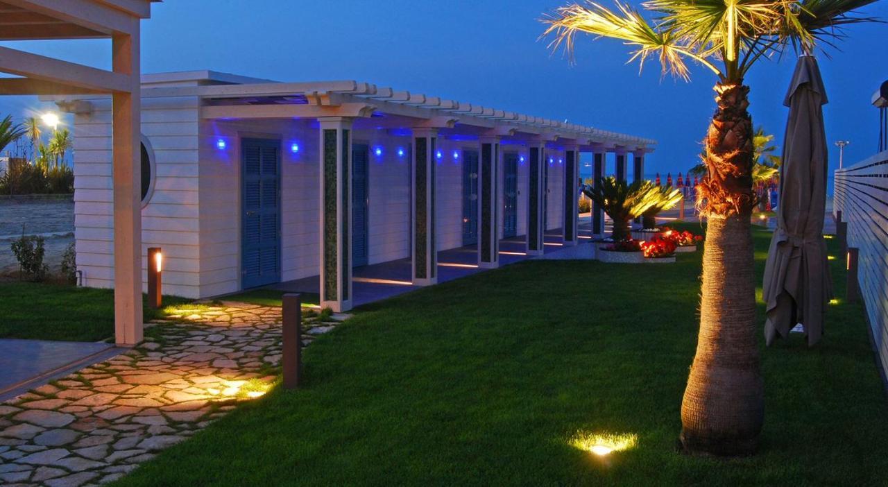 Hotel Baltic Alba Adriatica Esterno foto