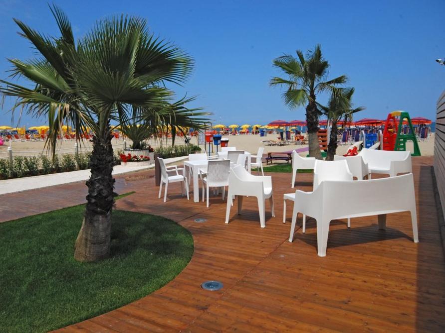 Hotel Baltic Alba Adriatica Esterno foto