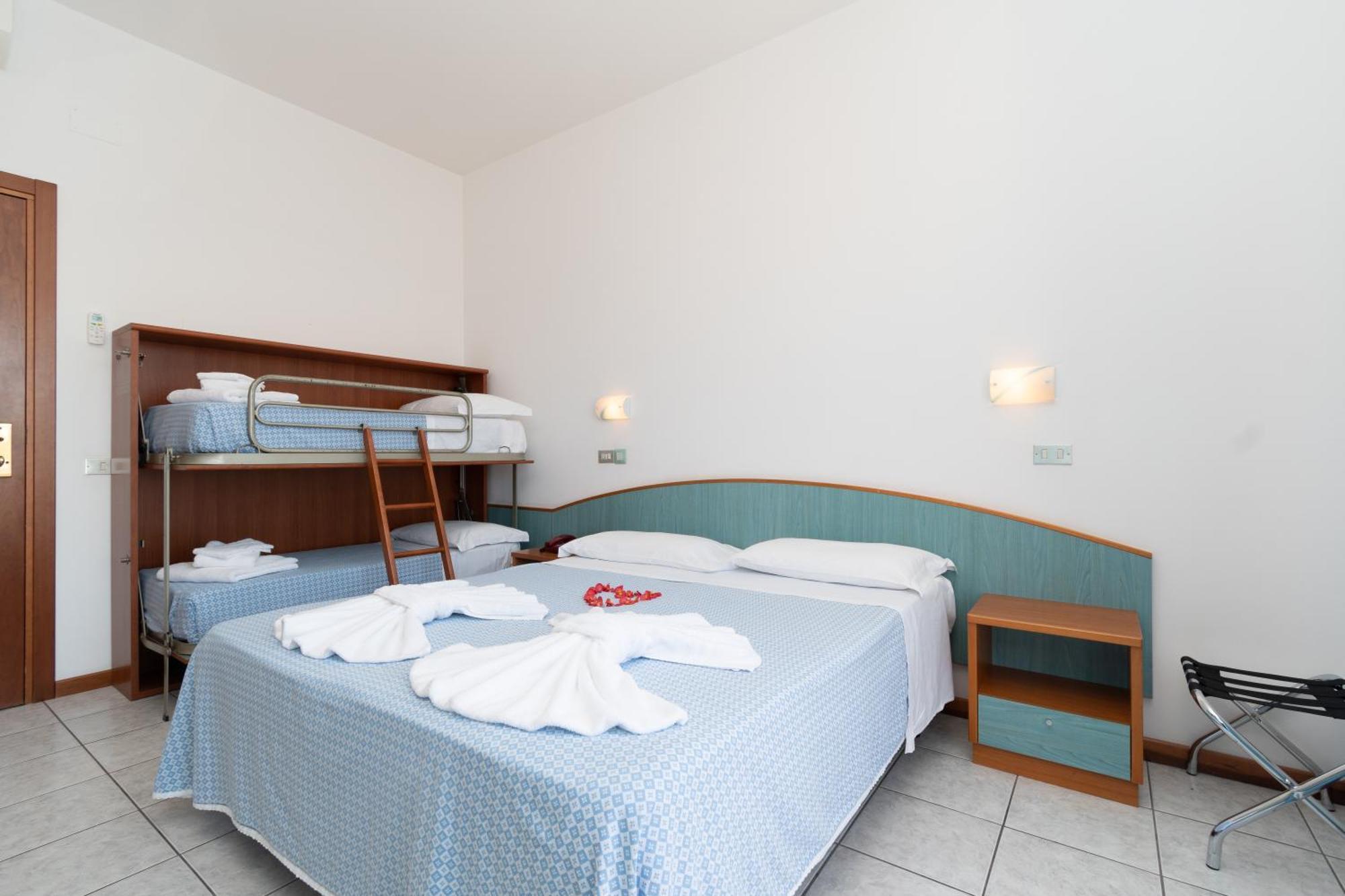 Hotel Baltic Alba Adriatica Esterno foto