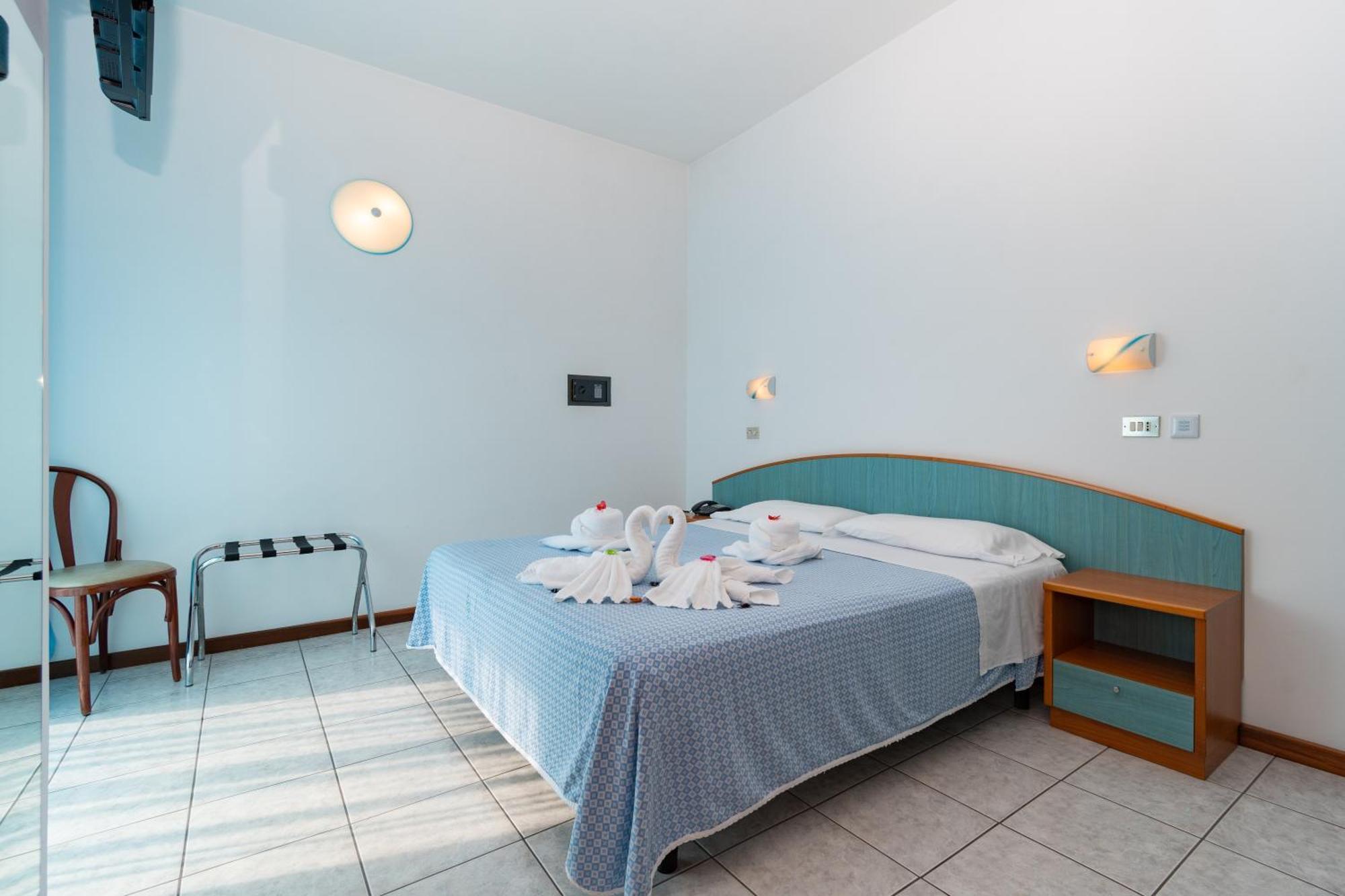 Hotel Baltic Alba Adriatica Esterno foto
