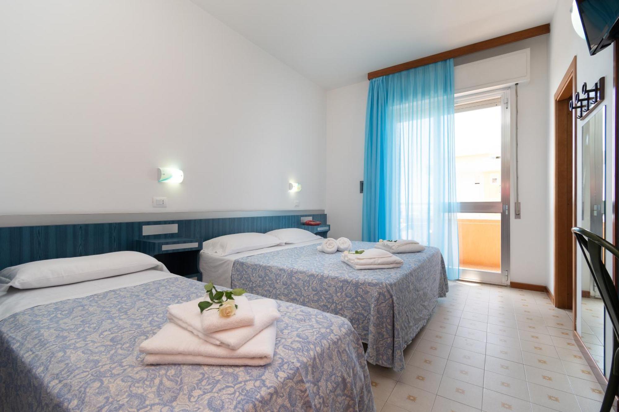 Hotel Baltic Alba Adriatica Esterno foto