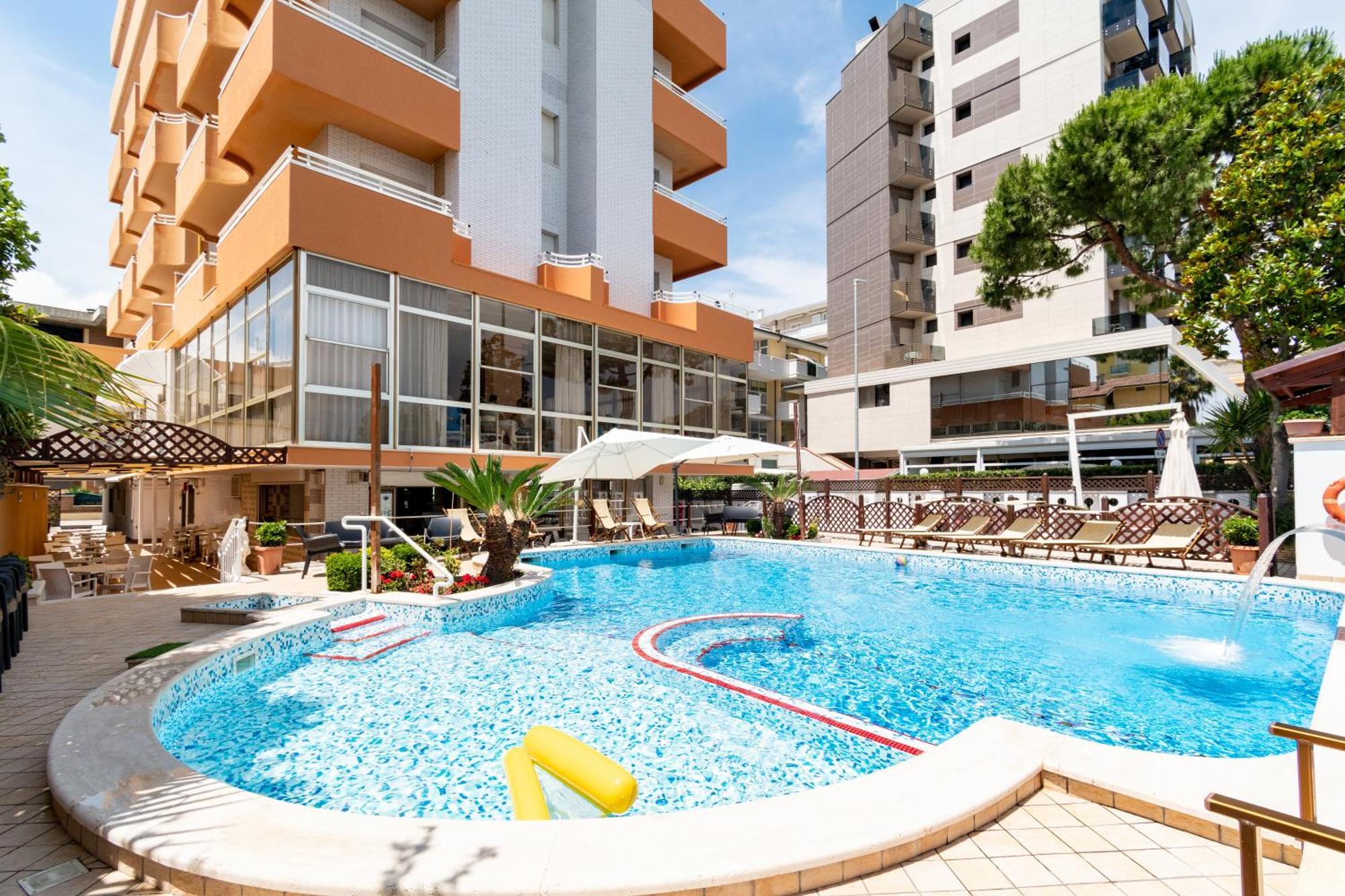 Hotel Baltic Alba Adriatica Esterno foto