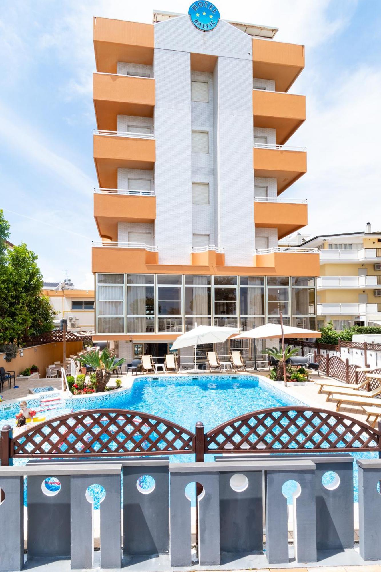 Hotel Baltic Alba Adriatica Esterno foto